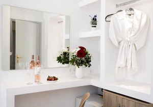 Myconian Little Venice Elite Suites with Sea View