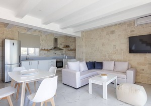 Mythos villa III,pool,Walking distance to beach