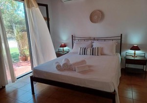 Nerissa bungalow 2, two bedroom house with sea view