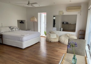 Niiiice room for short or long term stay :)