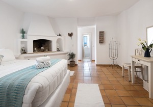 Open Plan Suite -Sleeps family of 4