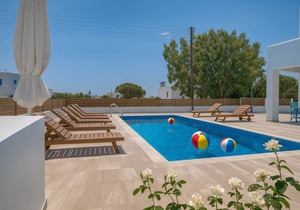 Paros Poolside Getaway - Artemis Beach House
