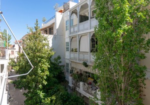 Plaka Central 1BR by JJ Hospitality