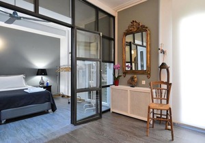 Plaka Elegant Apartment