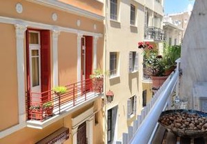 Plaka Elegant Apartment