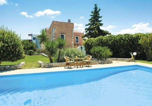 Prinos Villa Sleeps 4 Air Con WiFi