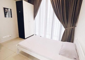 PROMO Connected train 4 Bedroom ABOVE MALL 20