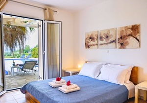 R 193 Spacious 5 bedroom Mansion with Private Bathrooms with Heated Swimming Pool