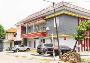 RedDoorz near Siloam Karawaci 3