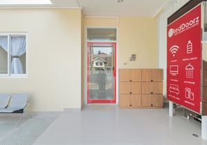 RedDoorz Near Soekarno Hatta Airport