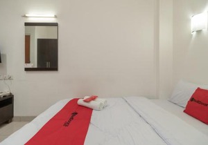 RedDoorz @ Tirta Mansion Karawaci