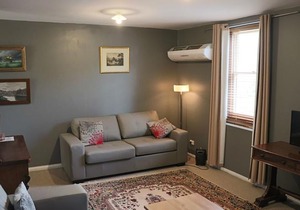 Robinson Cottage