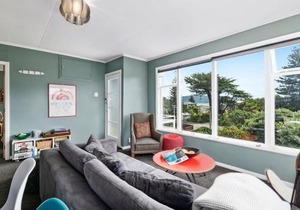 Seaside House - Waikanae Beach Bach