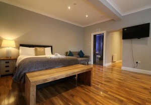 Signature - Linden Cottage Room 1