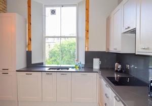 Spacious 3 Bedroom Flat in Marchmont