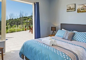 Spacious, Sunny Nelson Holiday Home with Sea Views!