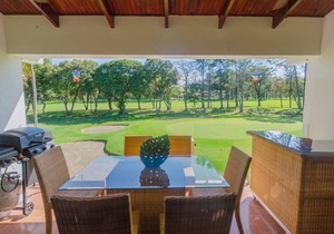 Spectacular Golf course views. Gated. Quiet. 15 min to SJO Airport
