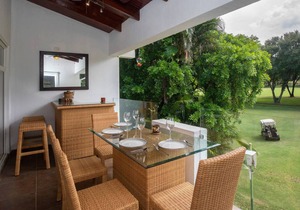 Spectacular Golf course views. Gated. Quiet. 15 min to SJO Airport