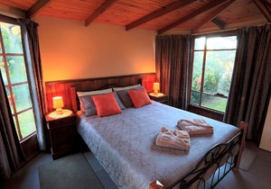 Stanley Lakeside Spa Cabins