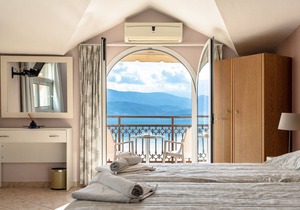 Studio Apartment 'Zois 9' with Sea View, Wi-Fi and Air Conditioning