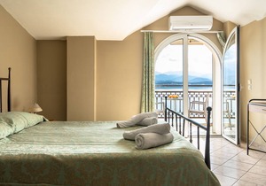 Studio Apartment 'Zois 10' with Sea View, Wi-Fi and Air Conditioning