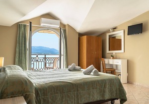 Studio Apartment 'Zois 12' with Sea View, Wi-Fi and Air Conditioning