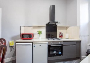 Stunning 2-Bed Apartment in Central Edinburgh