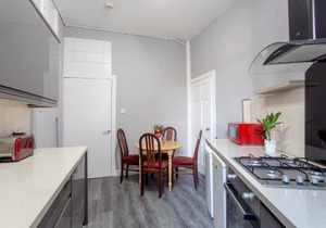 Stunning 2-Bed Apartment in Central Edinburgh