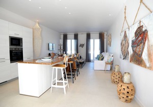 Summer villa with an artistic touch near Panormos