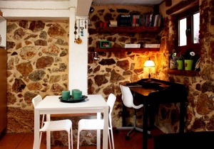 Sweet stone apartment in Imittos