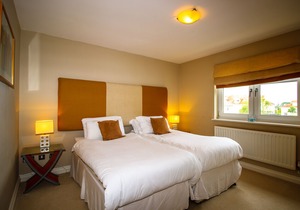 Turnberry Apartments