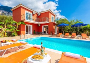 Villa Georgia - Three Bedroom Villa, Sleeps 8