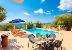 Villa Georgia - Three Bedroom Villa, Sleeps 8