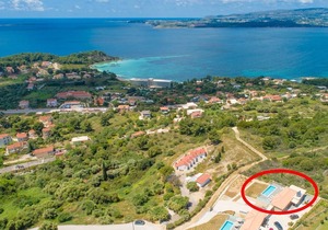 Villa Lassi Fos: Large Private Pool, Walk to Beach, Sea Views, A/C, WiFi