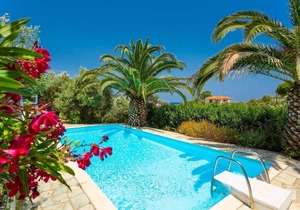 Villa Ourania: Large Private Pool, Sea Views, A/C, WiFi