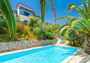 Villa Ourania: Large Private Pool, Sea Views, A/C, WiFi