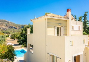 Villa Semeli: Large Private Pool, Walk to Beach, Sea Views, A/C, WiFi