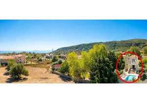 Villa Semeli: Large Private Pool, Walk to Beach, Sea Views, A/C, WiFi
