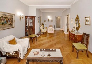 Vintage apartment KOLONAKI