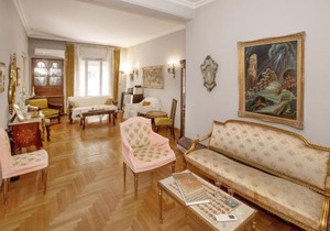 Vintage apartment KOLONAKI