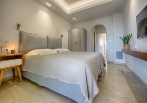 Vistonia Studio 8 - right on the beach with sea views