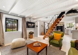 Wanaka Stone Cottage - Wanaka Holiday Home