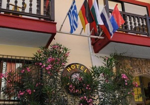 Welcome To Hotel petunia, In Neos-marmaras,xalkidiki ,greece, triple room 1