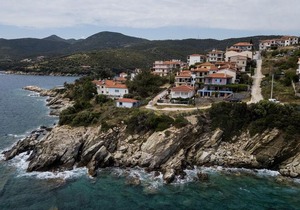 Zennova Sea & Mount Athos View 3