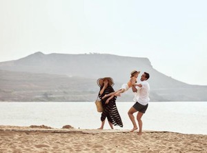Arina Beach Resort | Vathianos Kampos