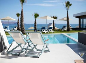 Arina Beach Resort | Vathianos Kampos