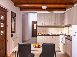 Maisonette Heraklion Beach Taverns | Palaiokastro