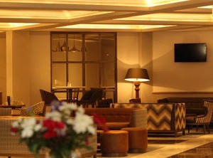 Riverside Lodge Hotel | Irvine