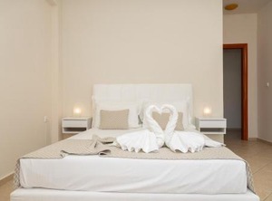 Hotel | Marathokampos