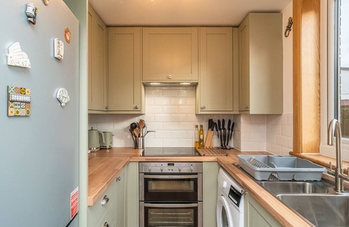 Cramond Bridge Apartment | 1 Bedroom Beachside Apartment Edinburgh | Pass the Keys